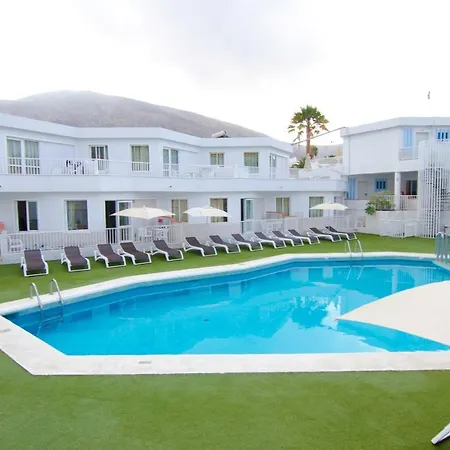 Checkin Atlantida Aparthotel 3*