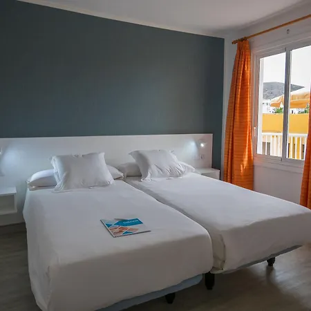 Checkin Atlántida Aparthotel Los Cristianos (Tenerife)