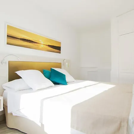 Checkin Atlantida Aparthotel 3*